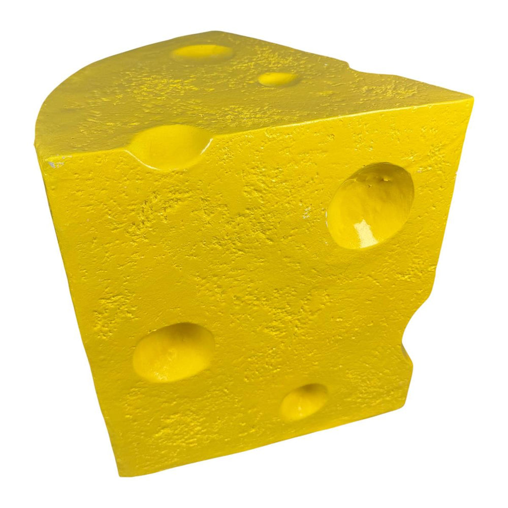Table d'appoint 14,5 po x 14,1 po x 16,1 po en forme de fromage jaune