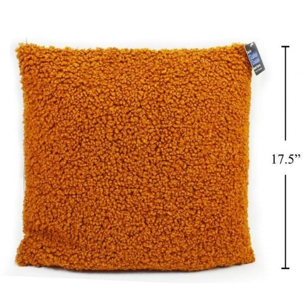 Coussin 17 po x 17 po en fausse fourrure orange