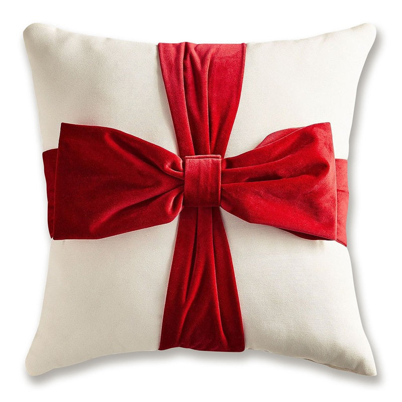 Coussin 17 po x 17 po avec motif de cadeau blanc et boucle rouge