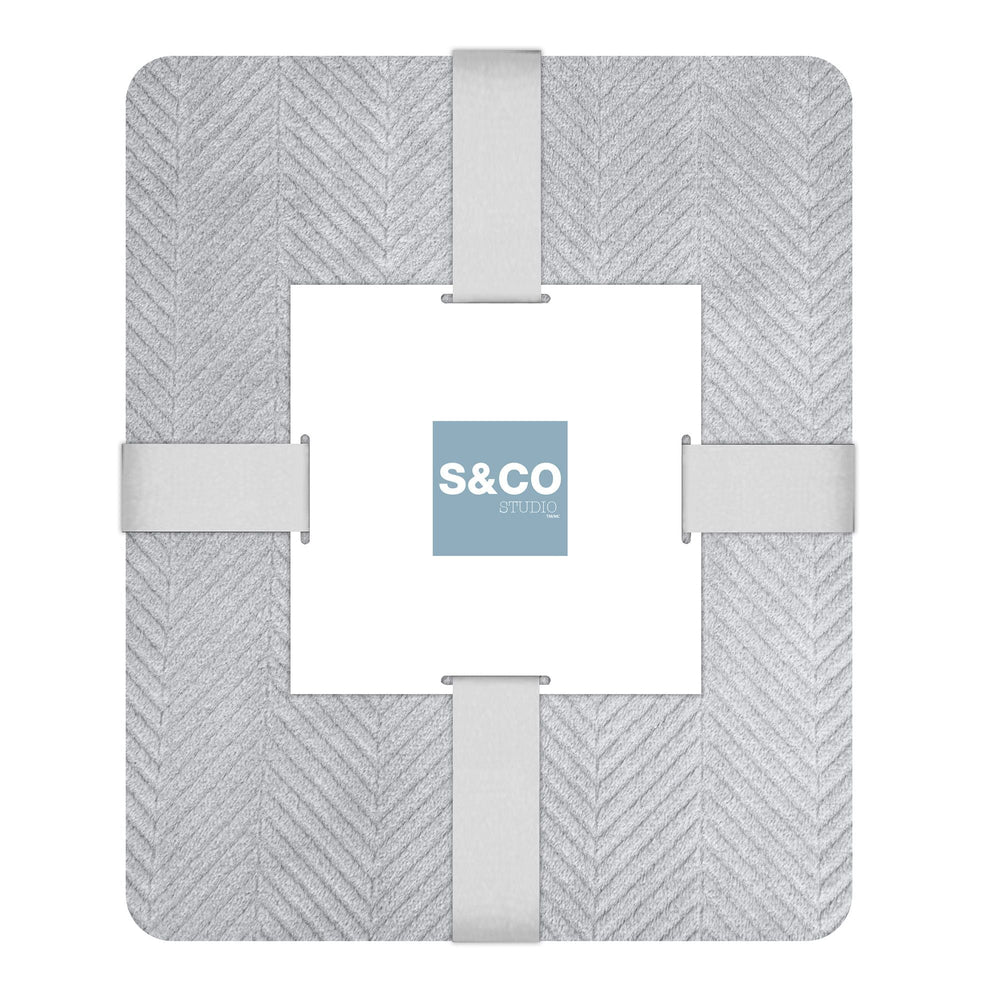 Jeté 48 po x 60 po chevrons gris