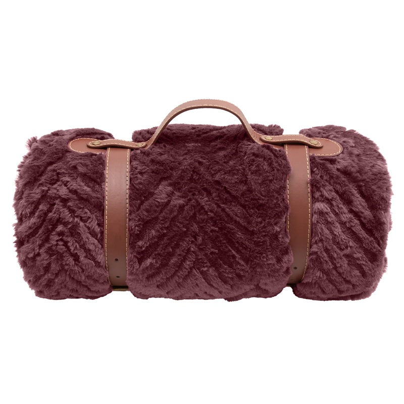 Jeté de voyage 48 po x 60 po en fausse fourrure texturée bordeaux