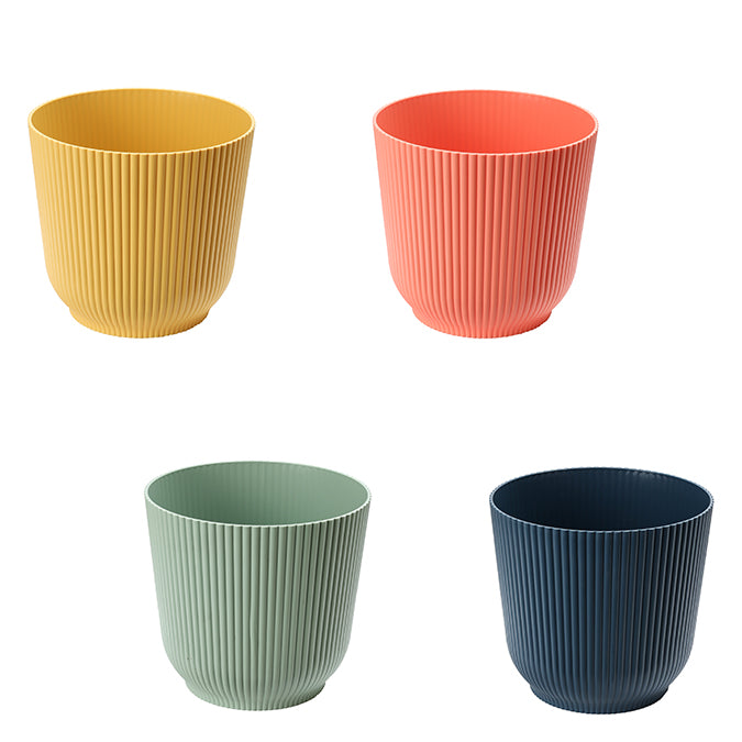 Pot 8 po en plastique cannelé fini mat