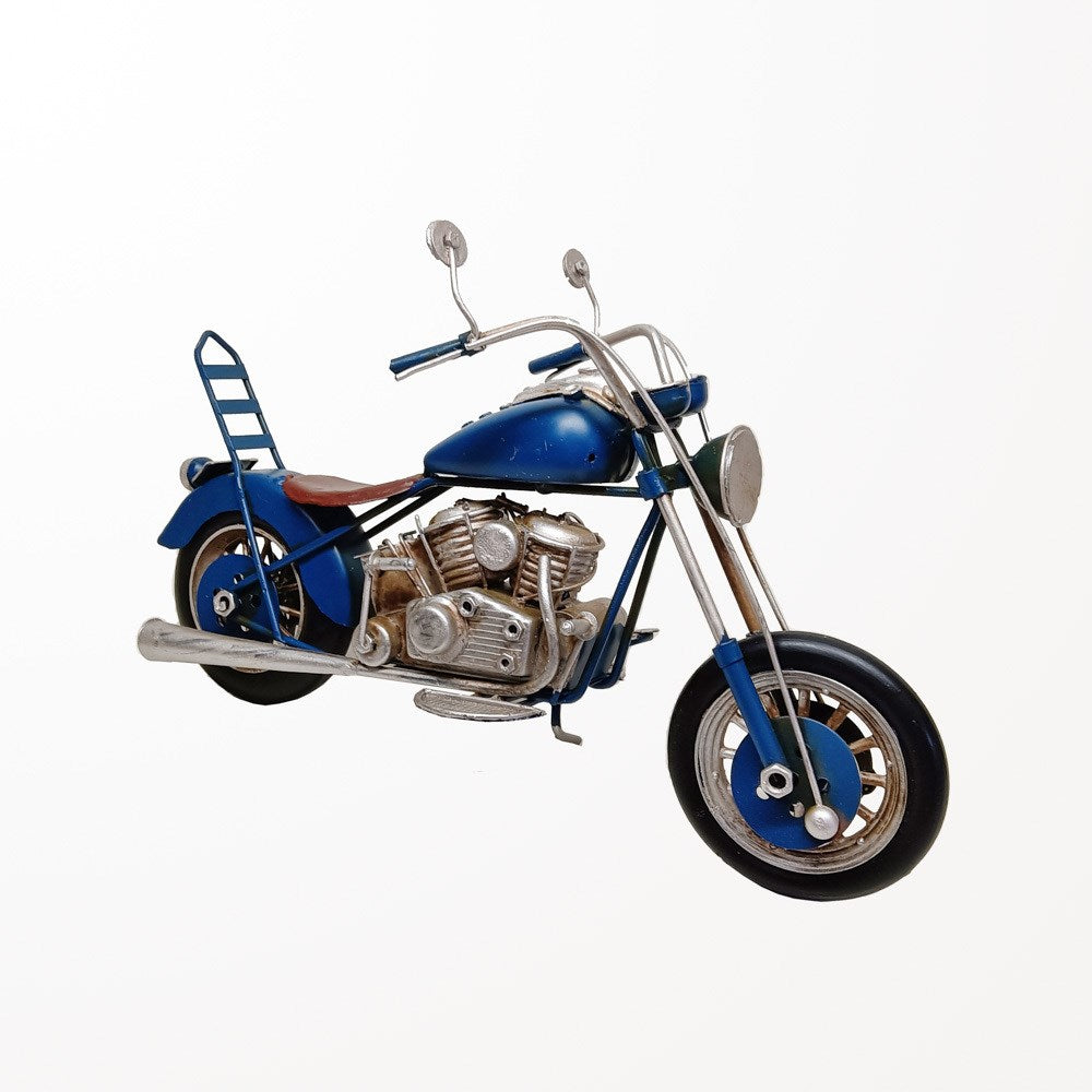 Moto ancienne en métal bleu