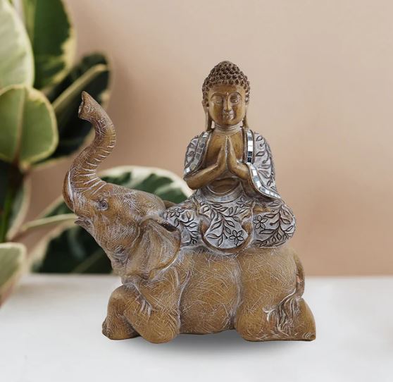 Bouddha en prière sur un éléphant 7 po x 3,5 po x 8 po