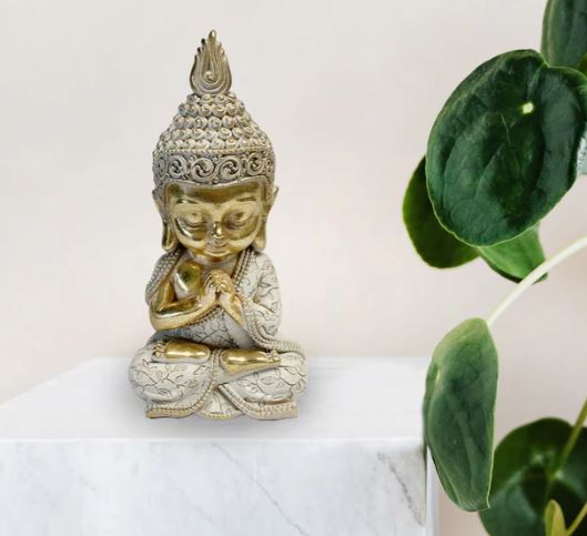 Bouddha or et argent assis qui prie 3 po x 3 po x 6 po