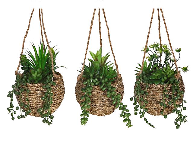Jardinière suspendue avec une plante succulente artificielle dans un pot en corde