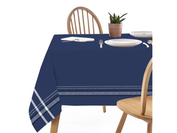 Nappe en tissu bleu bord ligné
