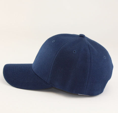 Casquette unie bleue foncée