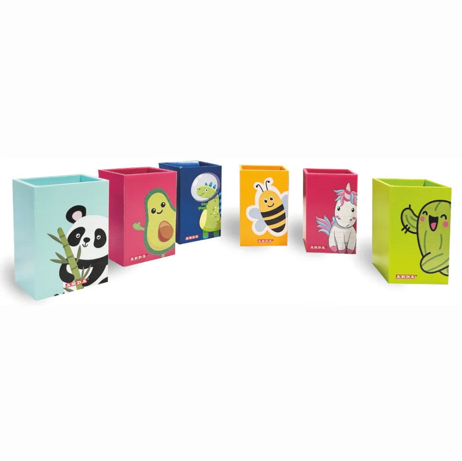 Pot à crayon en plastique Arda 6 cm x 6 cm x 9 cm avec motif