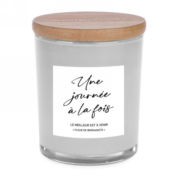Chandelle parfumée dans un pot en verre 4 po x 5 po fleur de bergamote