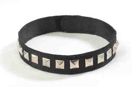 Collier serre-cou en faux cuir noir avec pointes métalliques