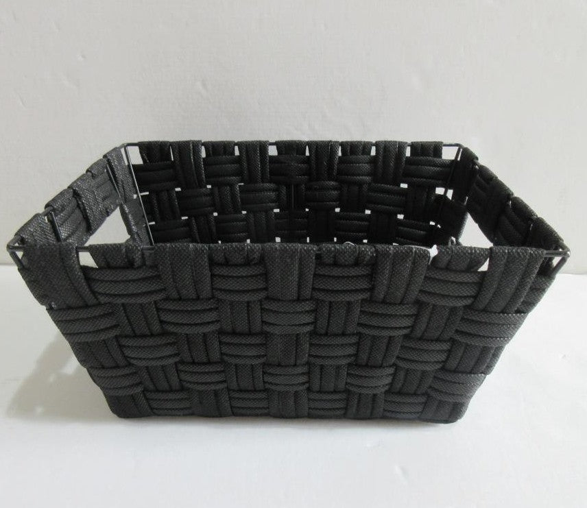 Panier tressé en tissu noir