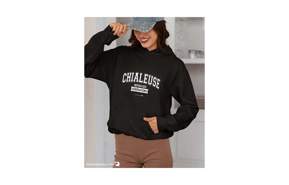 Chandail à capuchon humoristique pour adulte - Chialeuse depuis des générations
