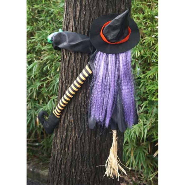 Sorcière aux cheveux mauves 30 po x 18,1 po x 6,3 po