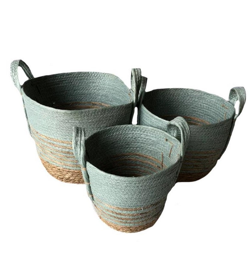 Panier en osier bleu avec poignées