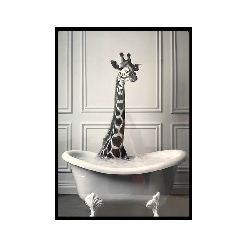 Cadre noir et blanc 40 cm x 70 cm x 2,5 cm girafe dans un bain