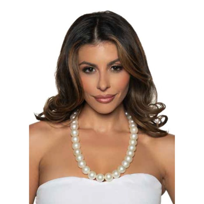 Collier de grosses perles blanches