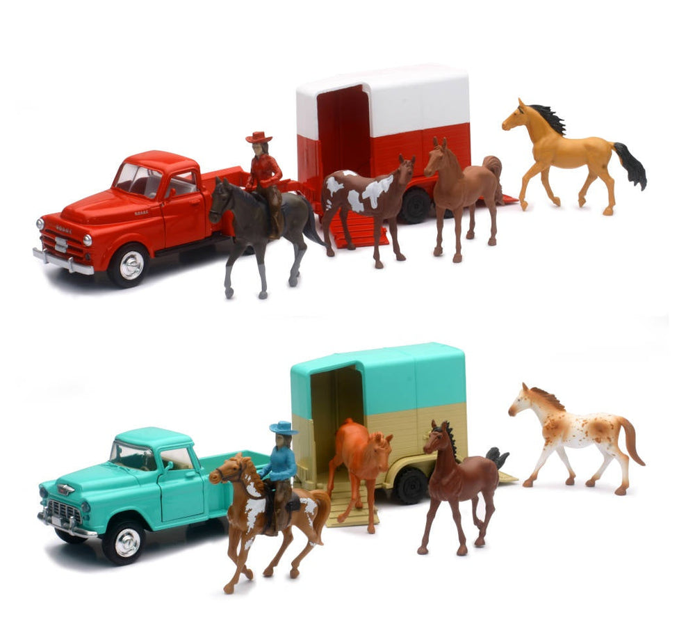 Vieux camion avec remorque et chevaux (5 ans et plus)