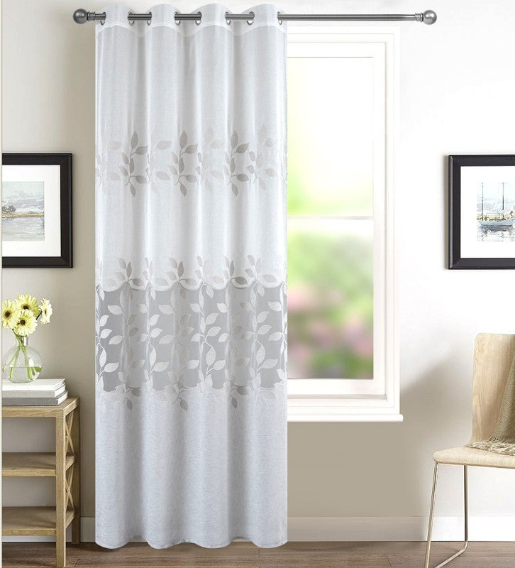 Rideau blanc avec motif de fleur