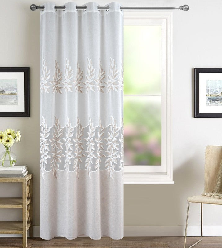 Rideau beige avec motif de fleur