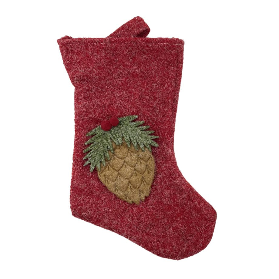 Bas de Noël en feutre 9 po rouge avec pomme de pin