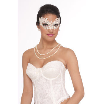 Demi-masque de dentelle blanche