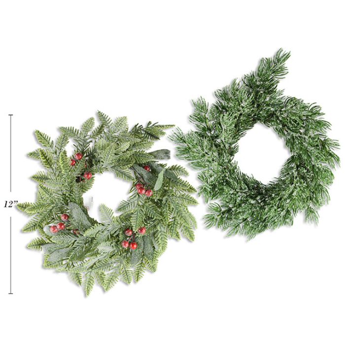 Couronne de pin 12 po avec baies/neige