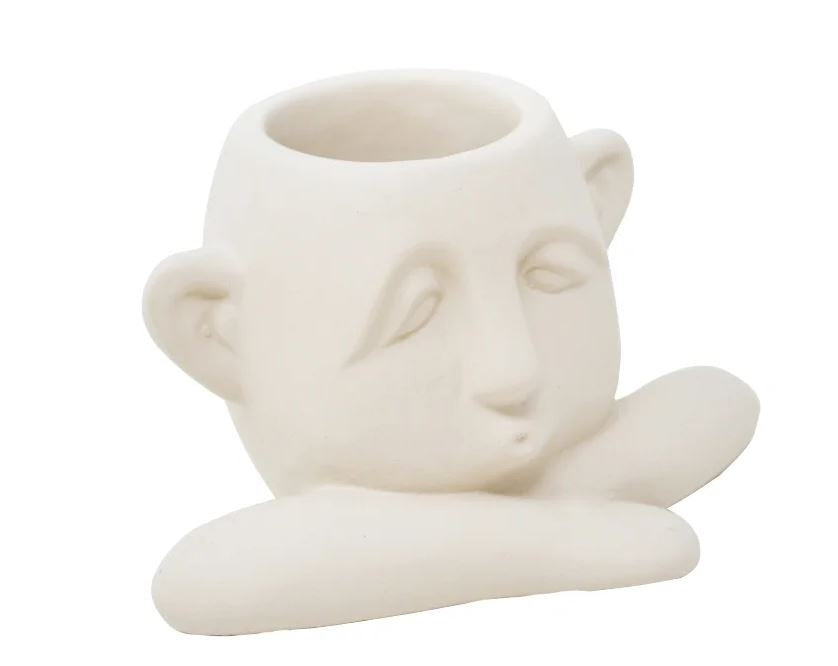Cache-pot en forme de visage et bras croisé 6,5 po x 4,75 po x 3,5 po crème